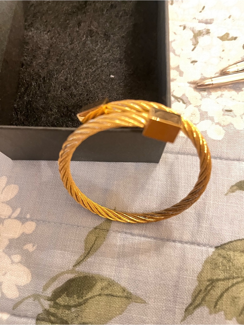 Beautiful 8 inch Italian bracelet hand made in Roma gold plated